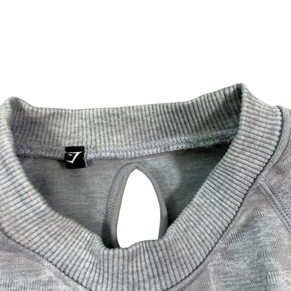 Gymshark Adapt Light Gray Camo Long Sleeve Crop Top Shirt Keyhole Back Size XS - Picture 2 of 9